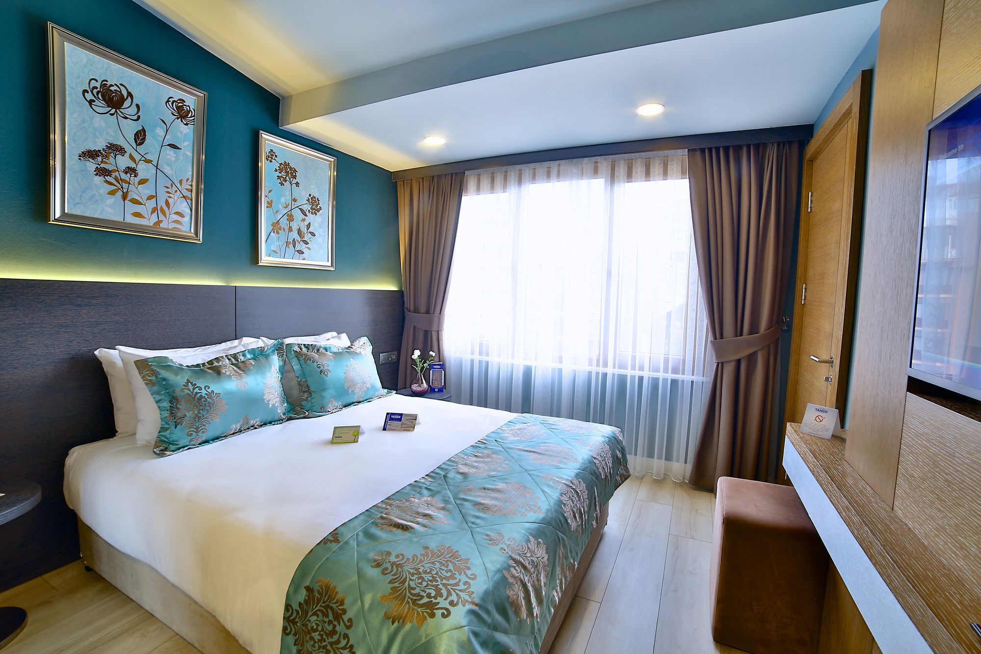 The Tango Hotel Istanbul Exterior photo
